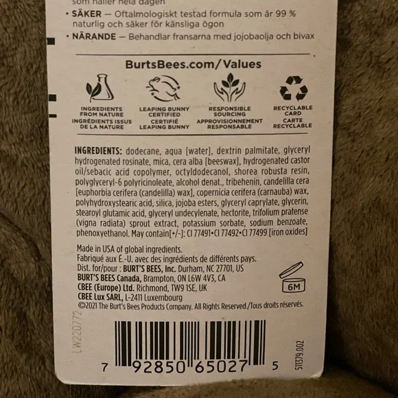 Waterproof Black Mascara by Burt’s Bees - Picture 11 of 16